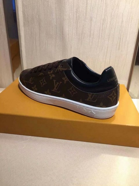 wholesale quality men's louis vuitton shoes sku 725