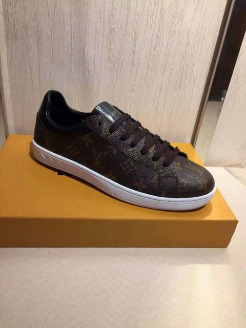 wholesale quality men's louis vuitton shoes sku 725