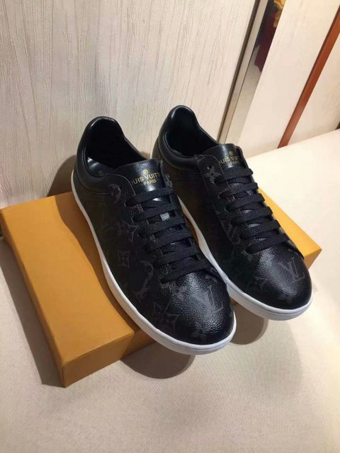 wholesale quality men's louis vuitton shoes model no. 726