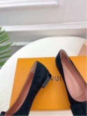 wholesale quality women's louis vuitton shoes model no. 480